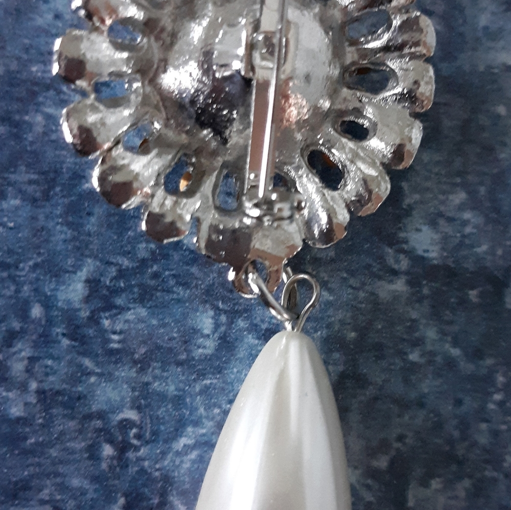 Vintage Pin - Picture 7 of 8